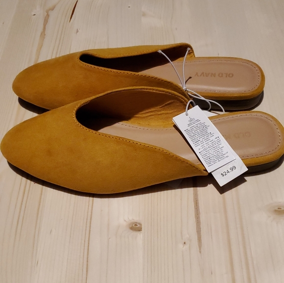Old Navy New Slides - Picture 2 of 4